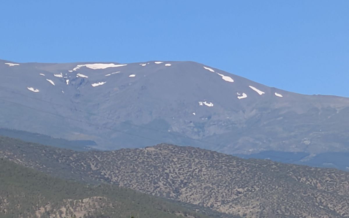 08-auf den Bergen die letzten Schneereste